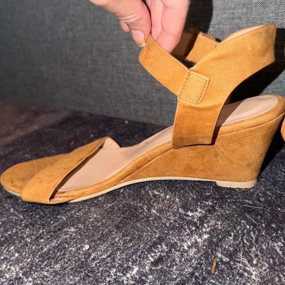 Beige Ankle-Strap Sandals | Women’s Size 42 (Fits 8.5–9) | Cozy + Comfy - Picture 2 of 4